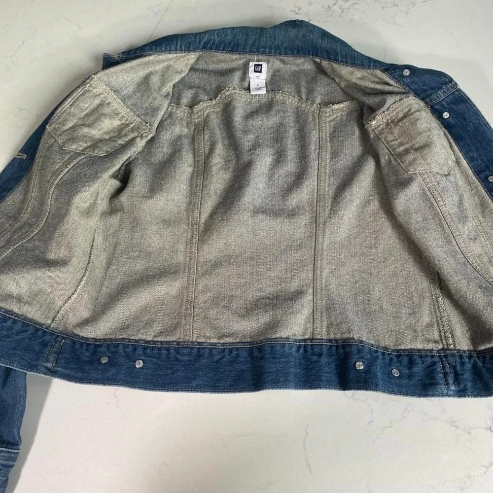 GAP Women's Medium Classic Blue Denim Jacket‎